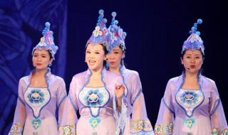 农村歌舞团开放表演