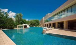 高尔夫球场有几个洞